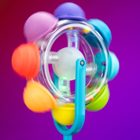 Light-up rainbow reel
