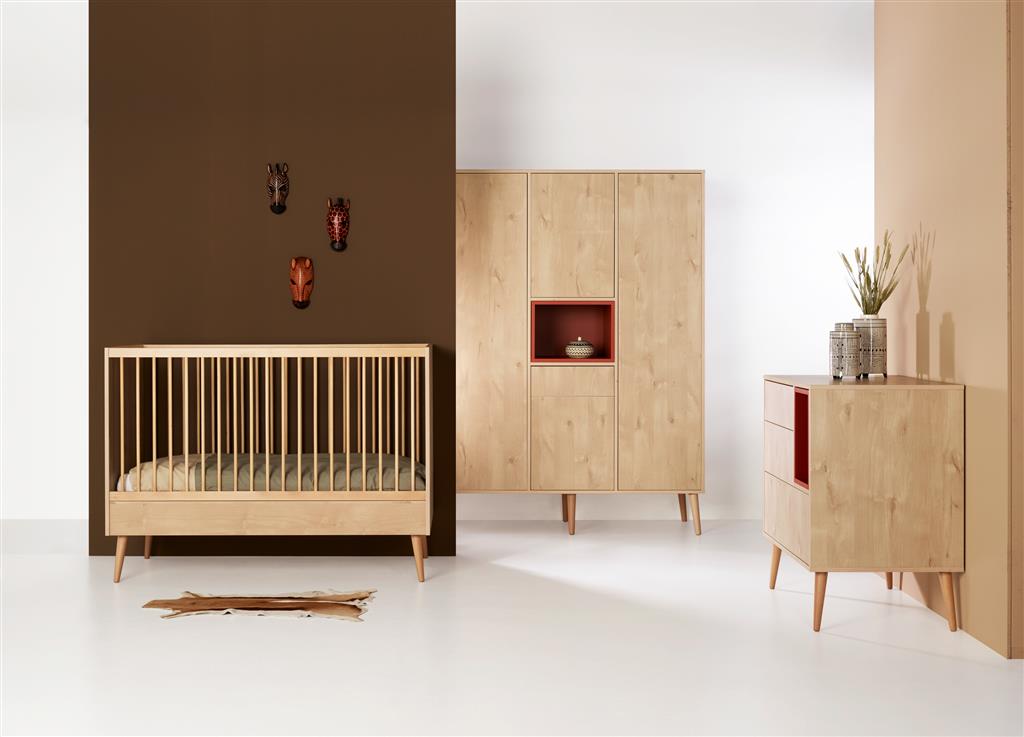 Bed + commode + kast (natural oak) - toonzaalmodel (enkel afhaling)