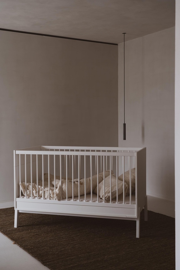 Kamer Ashi: Bed (140x70) + kast (3-deuren) + commode (cream) - toonzaalmodel (enkel afhaling)