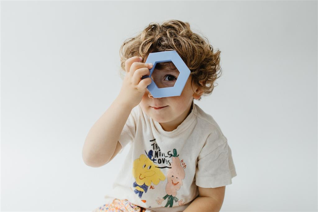 Puzzle with geometric figures