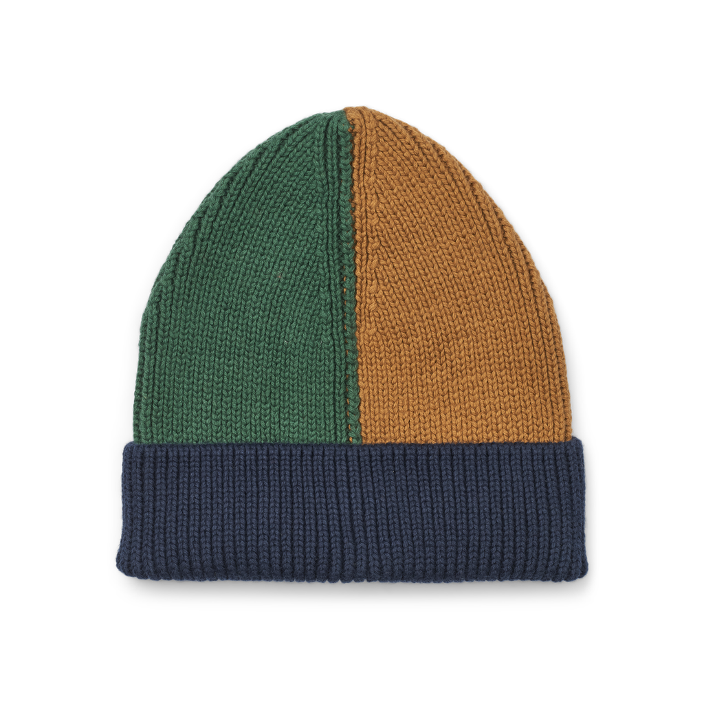Hat Ezra