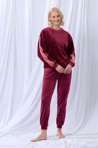 Sweater en broek wijnrood 