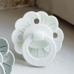 Fopspeen Binky bloom 3m+ silicone vanilla white 
