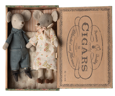 Grandma and grandpa mice in cigar box  