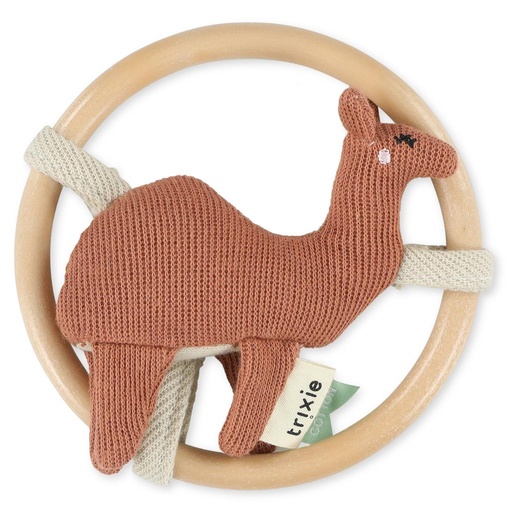 Rattle knitted camel 