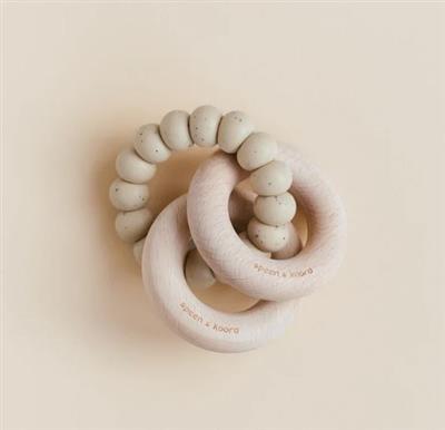 Teething ring rattle Robin beech biscuit 