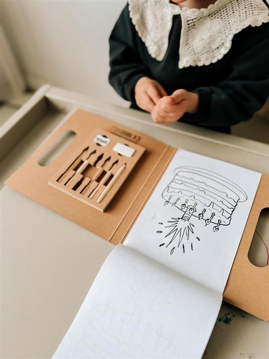 Kleurboekje + kleurpotloden  